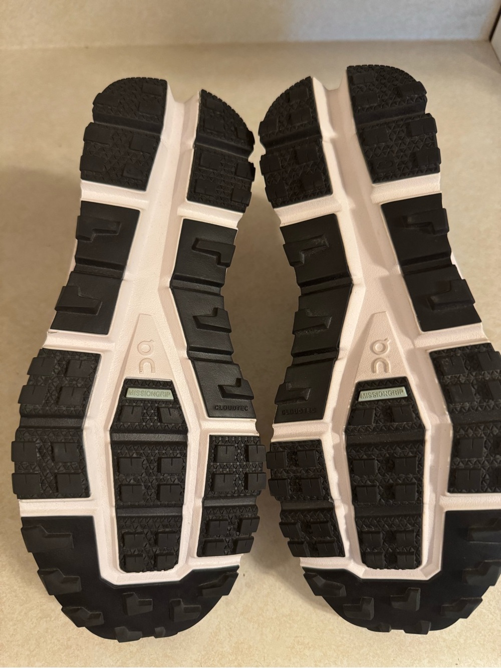 On Men's Black/White Trail Running Shoe - Picture 7 of 9
